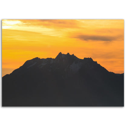 Pilatus mit gelb / orangem Himmel - Forex-Druck