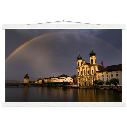 Regenbogen über Luzern Premium Poster mit Holzeisten