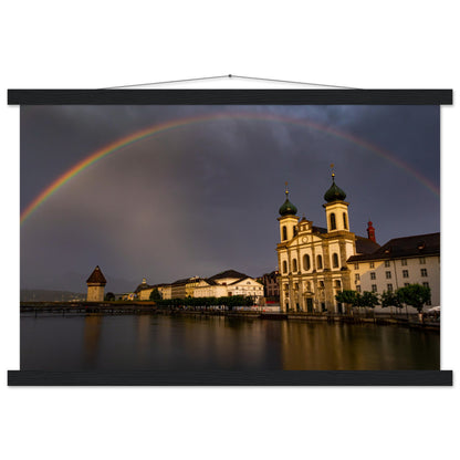 Regenbogen über Luzern Premium Poster mit Holzeisten