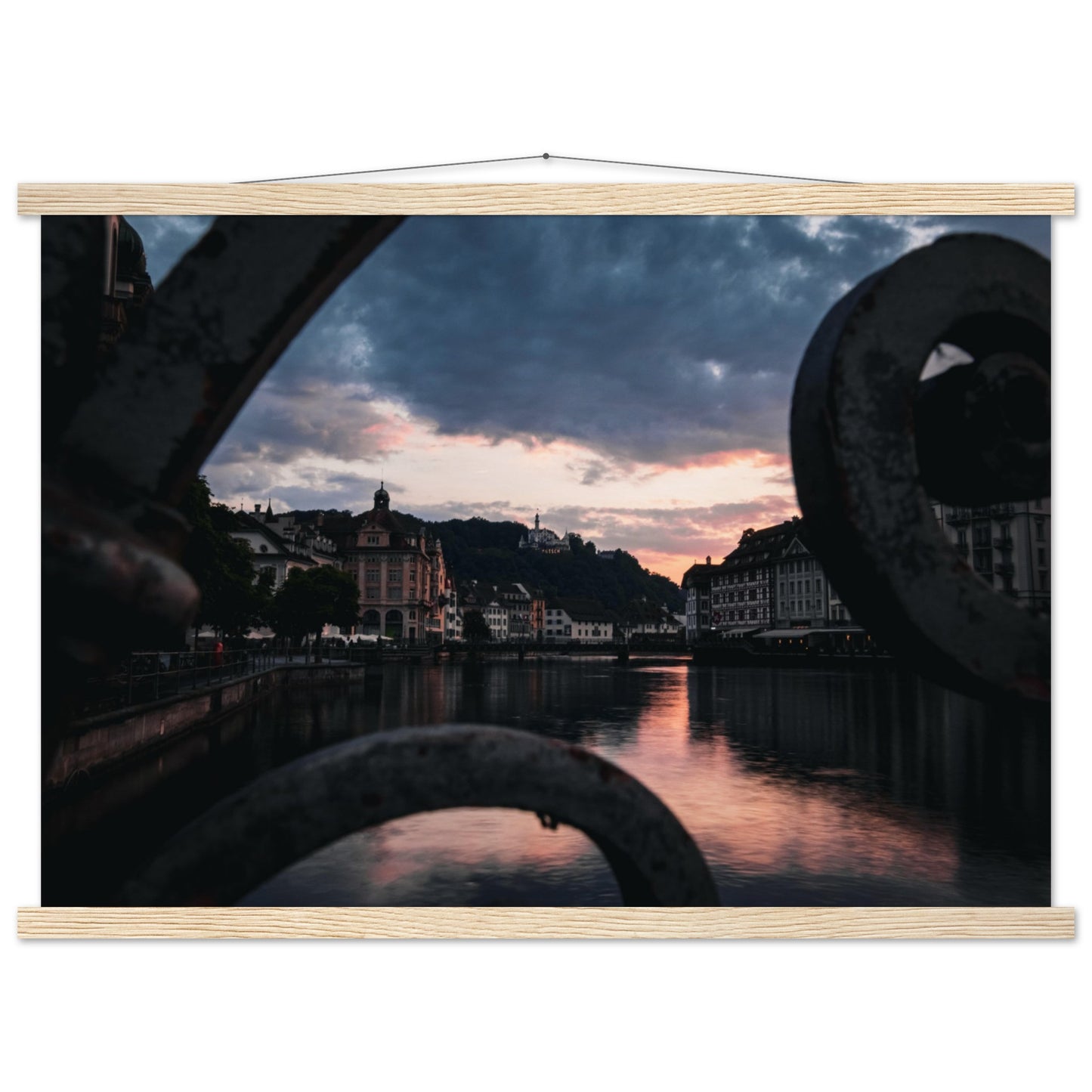 Sonnenuntergang über Luzern Premium Poster mit Holzeisten