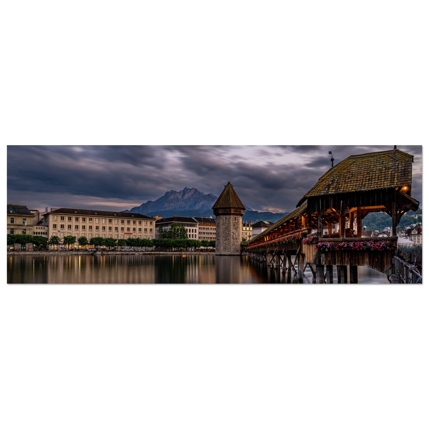 Kapellbrücke Luzern mit Pilatus am Abend als Forex-Druck