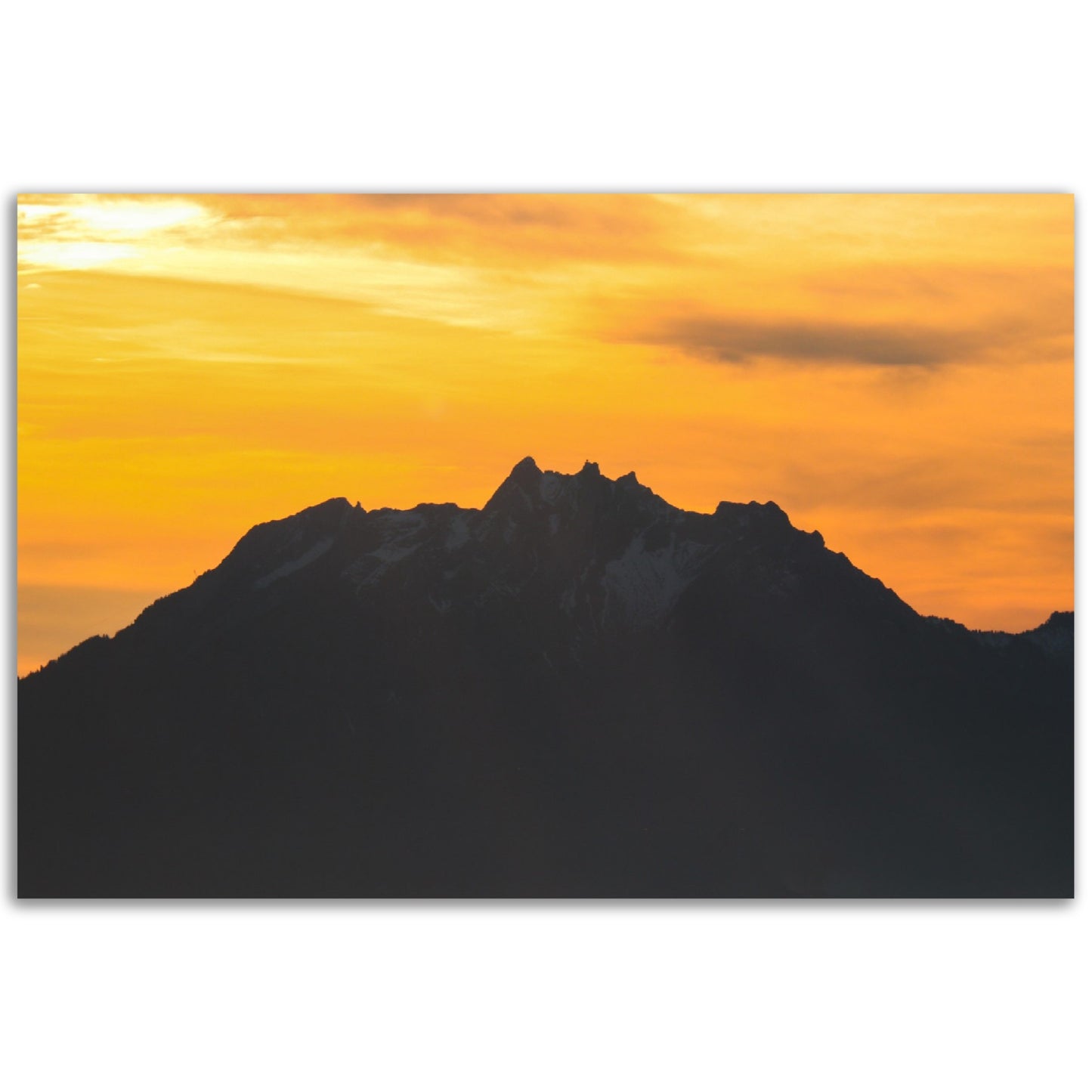 Pilatus mit gelb / orangem Himmel - Forex-Druck