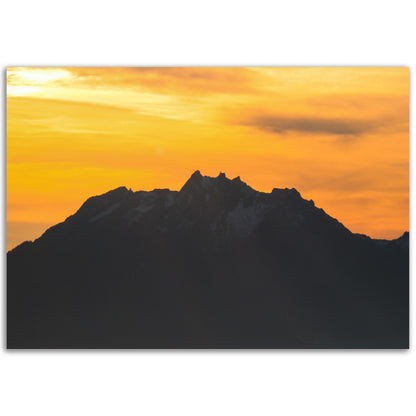 Pilatus mit gelb / orangem Himmel - Forex-Druck