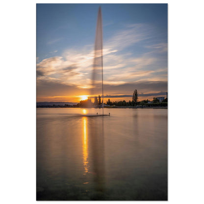 Leinwand - Wasserfontäne im Zugersee bei Sonnenuntergang