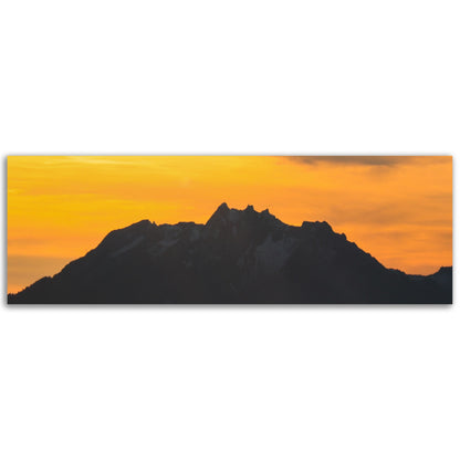 Pilatus mit gelb / orangem Himmel - Forex-Druck