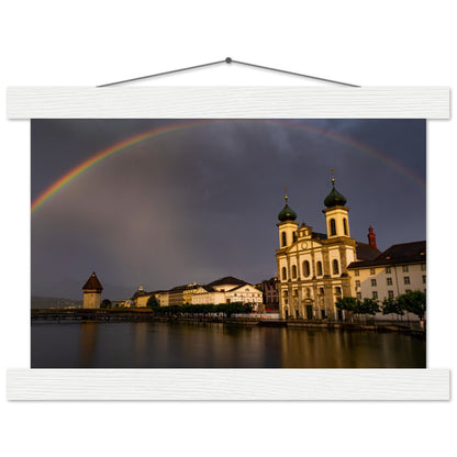 Regenbogen über Luzern Premium Poster mit Holzeisten