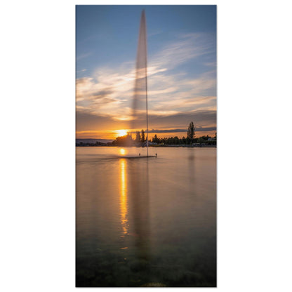 Leinwand - Wasserfontäne im Zugersee bei Sonnenuntergang